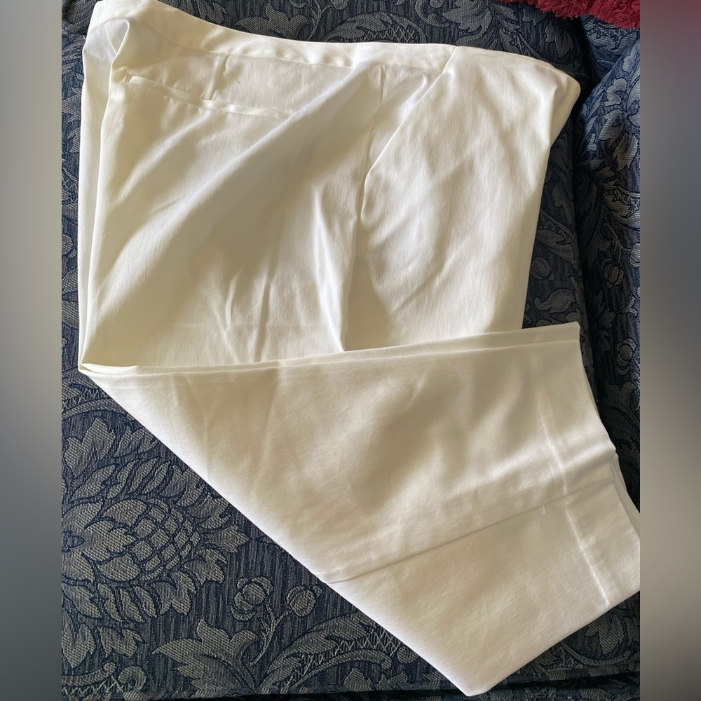 Worthington Women's Capri Pants White Size 16P Modern Fit NWOT